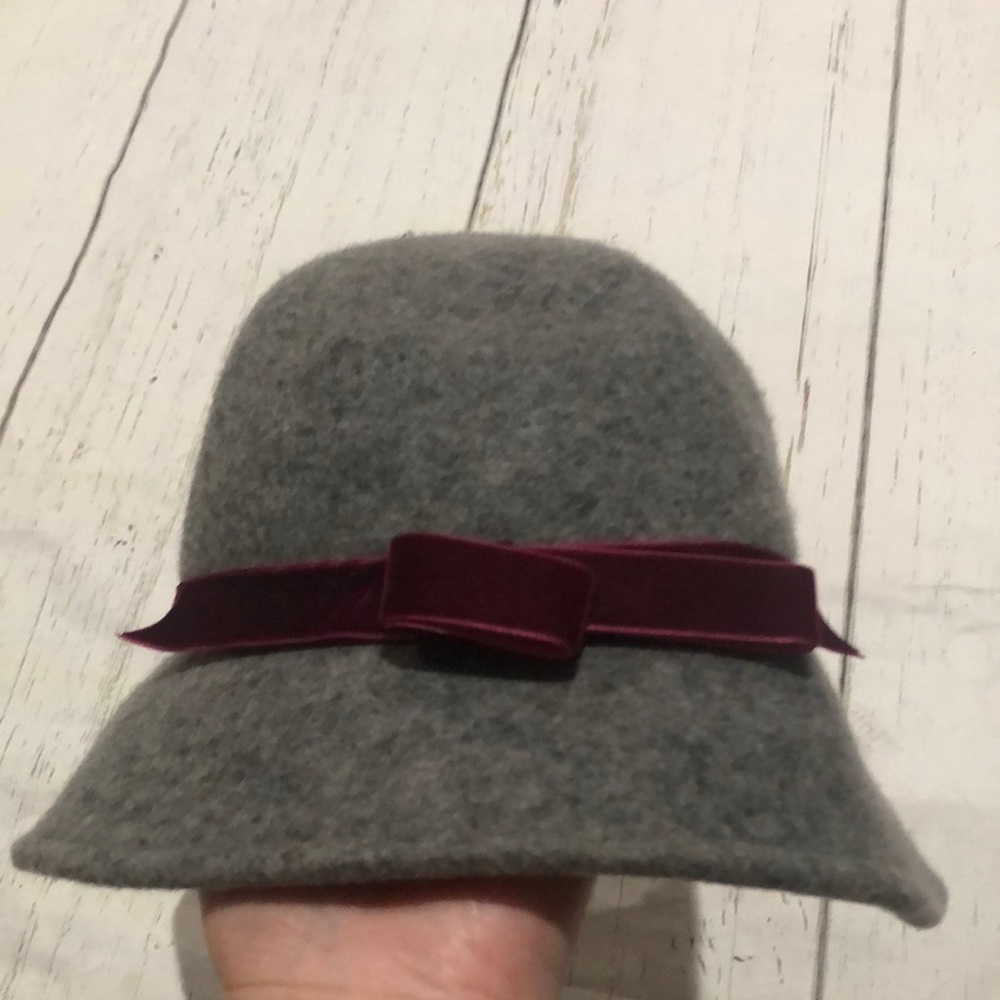 Pins and needles gray hat